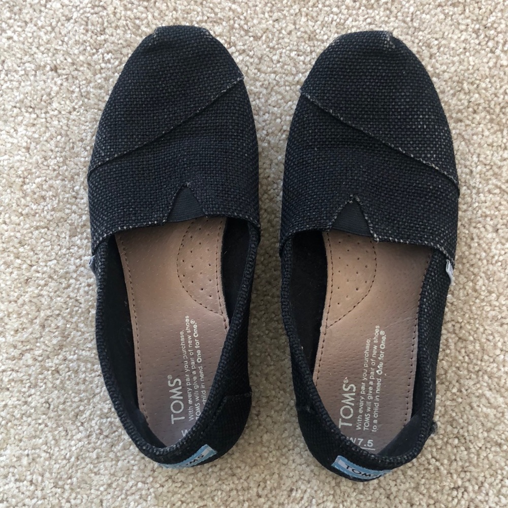 Gently worn Tom’s, size 7.5, black